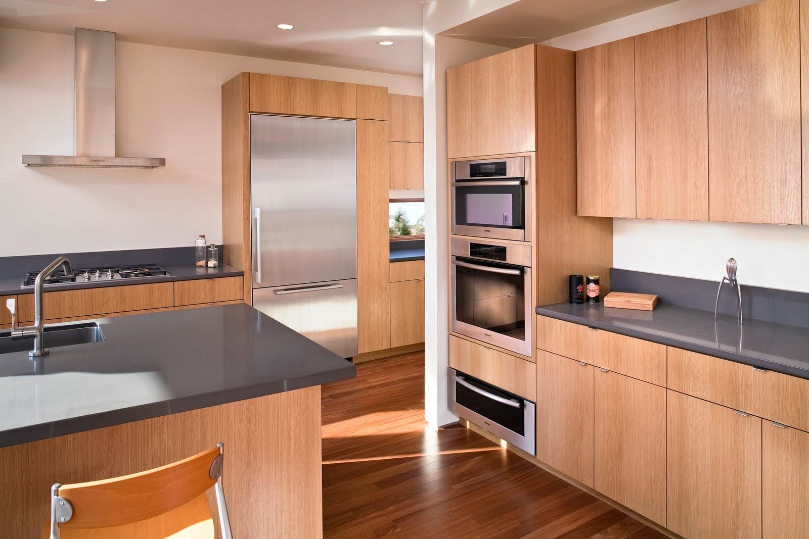 European frameless 35mm cabinet design and construction